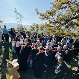 Молебан на празник Светих Сергија и Вакха служен у селу Срђевац