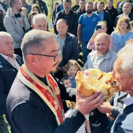 Молебан на празник Светих Сергија и Вакха служен у селу Срђевац