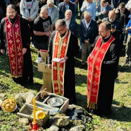 Молебан на празник Светих Сергија и Вакха служен у селу Срђевац