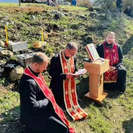 Молебан на празник Светих Сергија и Вакха служен у селу Срђевац