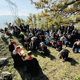 Молебан на празник Светих Сергија и Вакха служен у селу Срђевац
