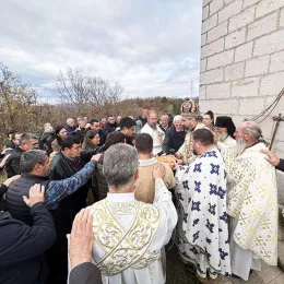 Храм Светог Апостола и Јеванђелисте Матеја на Вилусима прославио своју храмовну славу