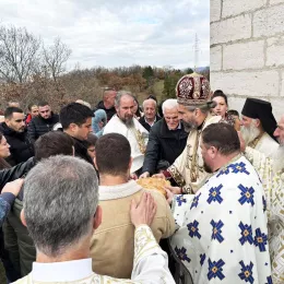 Храм Светог Апостола и Јеванђелисте Матеја на Вилусима прославио своју храмовну славу