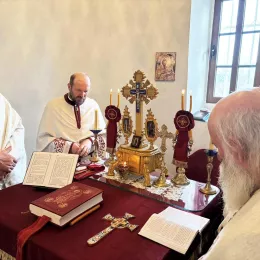 Храм Светог Апостола и Јеванђелисте Матеја на Вилусима прославио своју храмовну славу