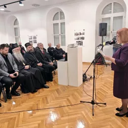 Митрополит Јоаникије отворио изложбу „Сто година од обнове Његошеве завјетне цркве на Ловћену“