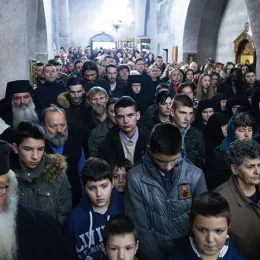 Епископ Јоаникије богослужио у Ђурђевим Ступовима