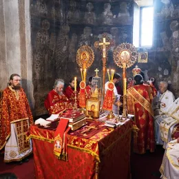 Епископ Јоаникије богослужио у Ђурђевим Ступовима