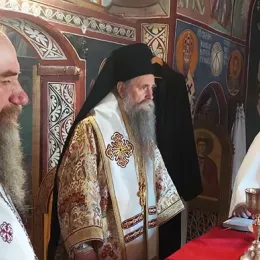 Епископ Јоаникије служио у манастиру Подмалинско