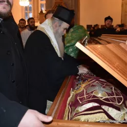 Мошти Светог Василија у саборном храму у Никшићу