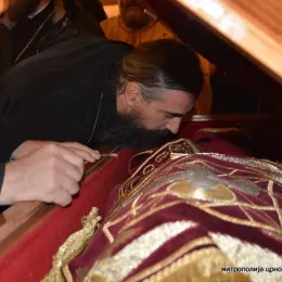 Мошти Светог Василија у саборном храму у Никшићу