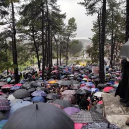 Почео црквено народни-сабор у Никшићу, Литургију служи Митрополит Амфилохије са осам Епископа