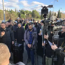 Полиција онемогућила служење молебана за спасење и мир у свијету