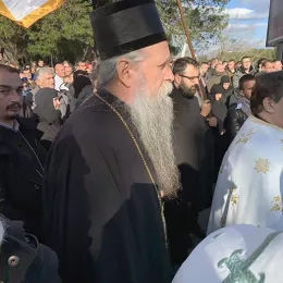 Полиција онемогућила служење молебана за спасење и мир у свијету