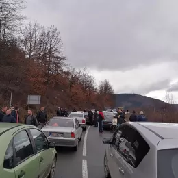 Беранци блокирали улаз у град у знак подршке СПЦ