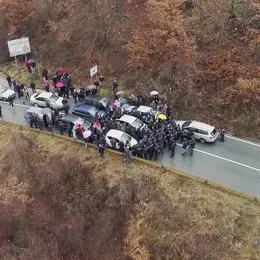 Беранци блокирали улаз у град у знак подршке СПЦ