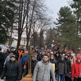 Ђурђеви Ступови: Светиња Божанска, небеска нас оснажује, утврђује у међусобној љубави и чврстој одлуци да бранимо своје светиње