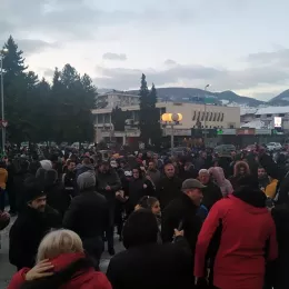 Ђурђеви Ступови: Светиња Божанска, небеска нас оснажује, утврђује у међусобној љубави и чврстој одлуци да бранимо своје светиње