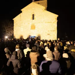 Након величанствене молитвене литије, у манастиру Ђурђеви Ступови служен Молебан