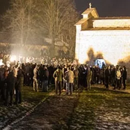Након величанствене молитвене литије, у манастиру Ђурђеви Ступови служен Молебан
