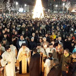 Величанствена литија: Хиљаде вјерника у молитвеној шетњи у Никшићу