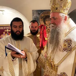 Владика Јоаникије у Ћелији пиперској