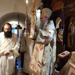 Владика Јоаникије у Ћелији пиперској