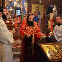 Владика Јоаникије богослужио у Острогу