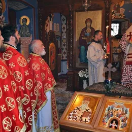 Владика Јоаникије богослужио у Острогу