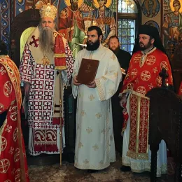 Владика Јоаникије богослужио у Острогу