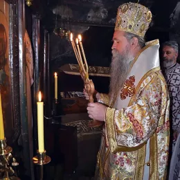 Владика Јоаникије у Горњем Острогу