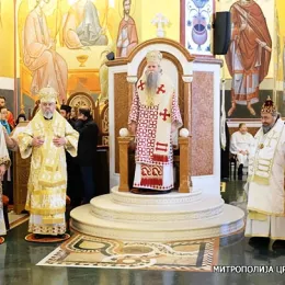 Литургија и четрдесетодневни помен Митрополиту Амфилохију (ВИДЕО)