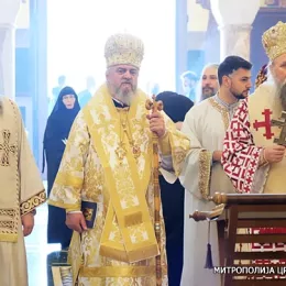 Литургија и четрдесетодневни помен Митрополиту Амфилохију (ВИДЕО)