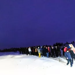 И  ми недостојни не ућутасмо