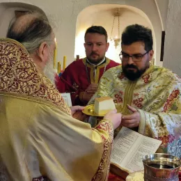 Митрополит Јоаникије богослужио у Цетињском манастиру