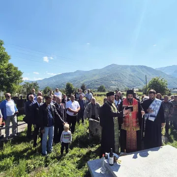 Света Архијерејска Литургија у Гусињу