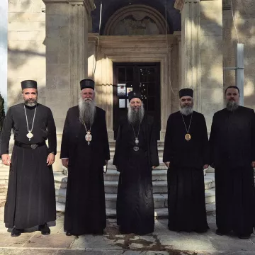 Патријарх Порфирије посетио манастир Савину