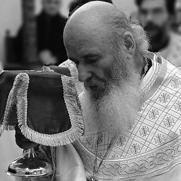 Уснуо у Господу архимандрит Василије Гондикакис (1935-2025)