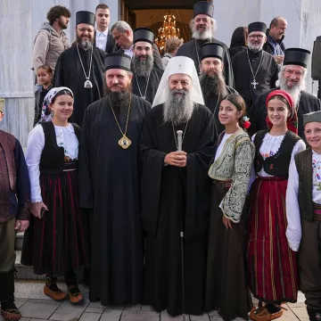 Патријарх Порфирије освештао храм Светог Саве у Дежеви
