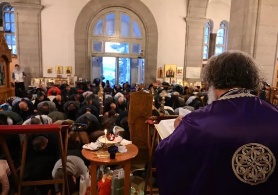 Света тајна јелеосвећења у никшићком саборном храму