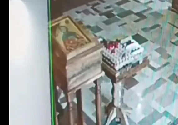 Обијен храм Свете Петек у Мурини