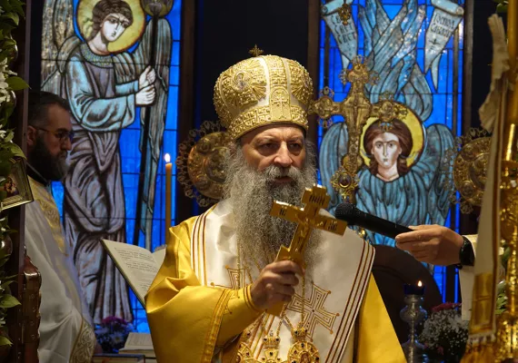 Сутра у подне звониће звона на свим православним храмовима