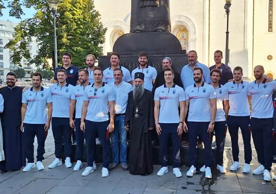 Патријарх Порфирије са златним ватерполистима