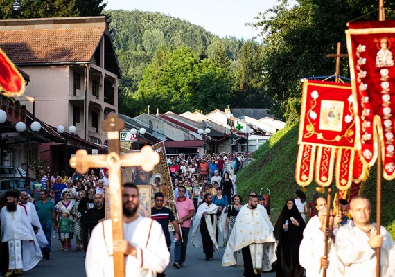 Свенародна литија у Мојковцу