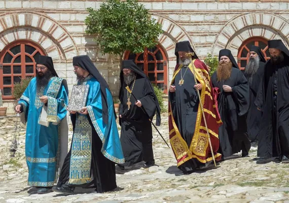 Епископ Исихије у посети манастиру Хиландару