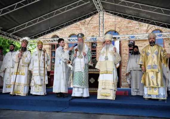 Свечана прослава Видовдана у манастиру Грачаница