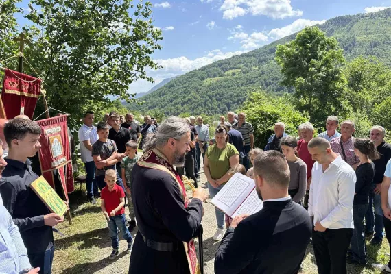 Епископ Методије на Спасовдан богослужио у храму Вазнесења Господњег у селу Краље