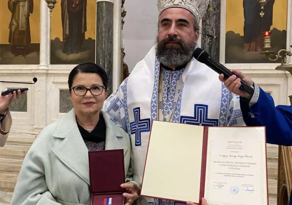 Епископ Методије Орденом Светог Георгија I степена одликовао Мару Тешић