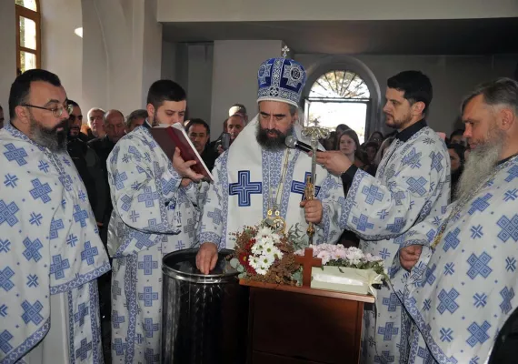 Епископ Методије служио Свету Архијерејску Литургију у Кочанима у Никшићу