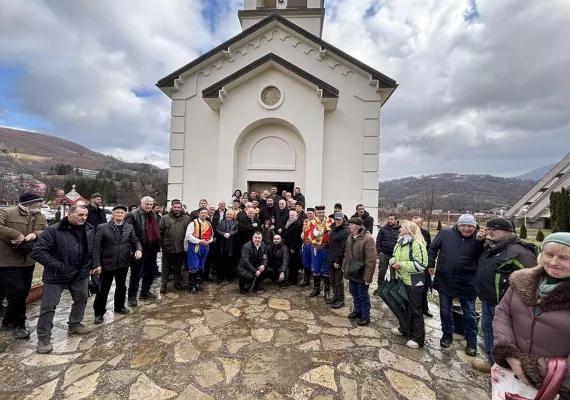 Епископ Методије на празник Сабора Пресвете Богородице богослужио у Мојковцу