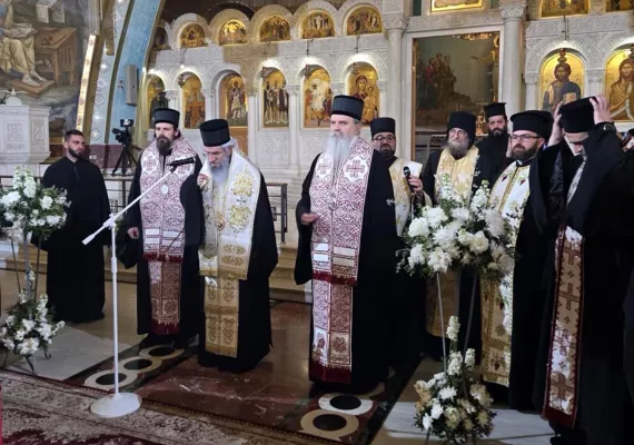 Испраћај блаженопочившег Архиепископа албанског